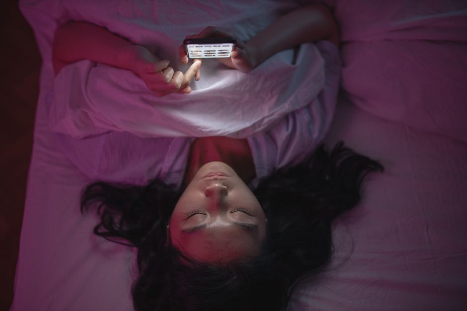 Écrans le soir : ce que dit vraiment la science